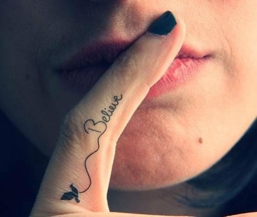 small finger tattoo_31